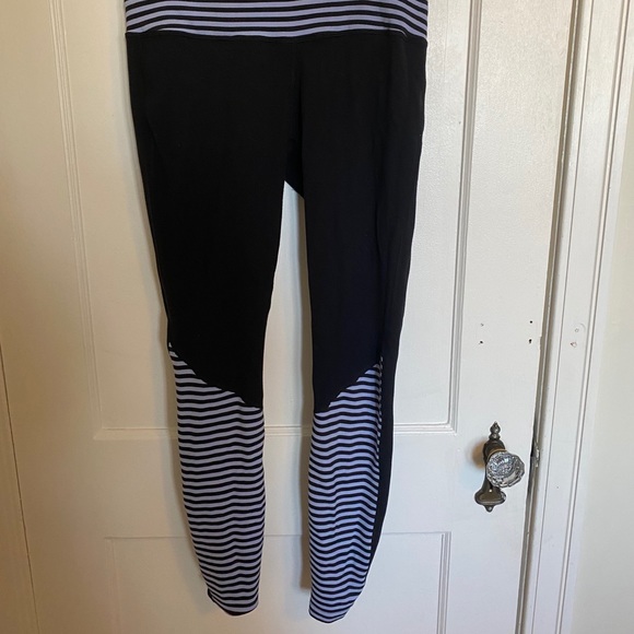 Lululemon reversible leggings - Picture 3 of 4